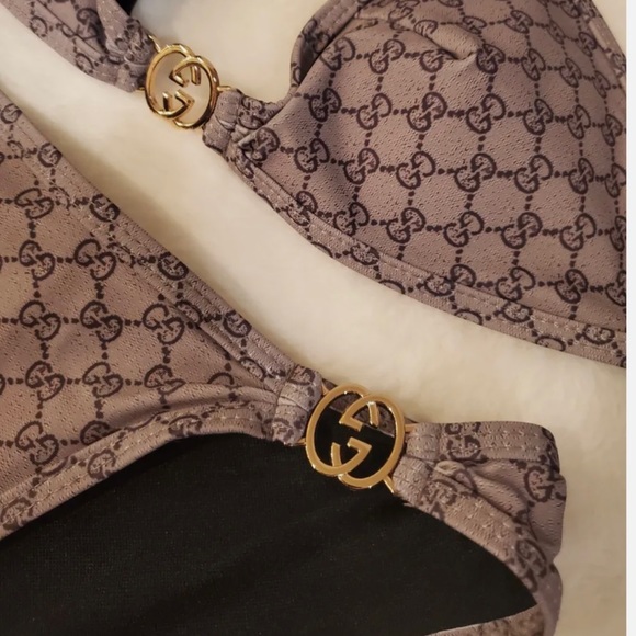 Size Large double G bikini. It feels like a Medium - Picture 3 of 4